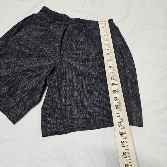 Lululemon Elastic Drawstring Waist Men Shorts Size M Black/Gray Unlined - Picture 7 of 15